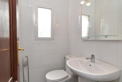 Lloret de Mar Villa Sleeps 10 Pool Air Con Wifi