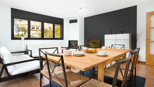 Lloret De Mar Villa Sleeps 8
