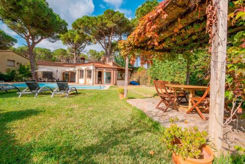 Sant Antoni De Calonge Villa Sleeps 6 Pool Wifi