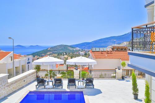 Kalkan Villa Sleeps 6 Pool Air Con Wifi