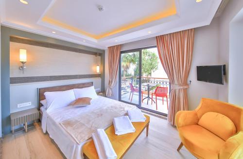 Kalkan Villa Sleeps 6 Pool Air Con Wifi