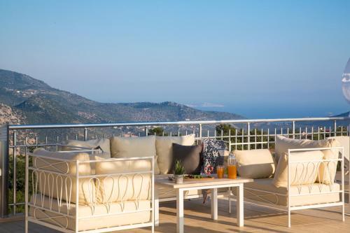 Kalkan Villa Sleeps 8 Pool Air Con Wifi