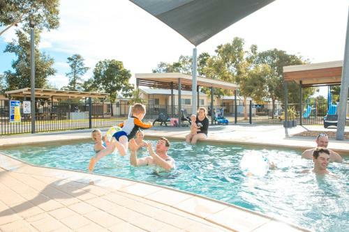 Hotel Big4 Bendigo Marong Holiday Park