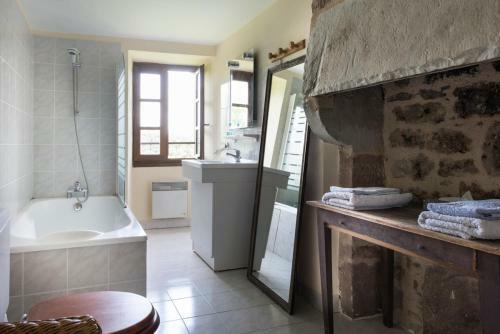Bournazel Villa Sleeps 8 Pool Wifi