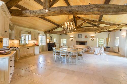 Vieux-mareuil Villa Sleeps 12 Pool Wifi