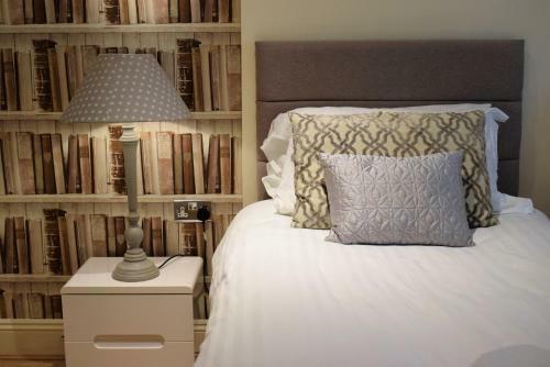 Meridian Way - Your Apartment