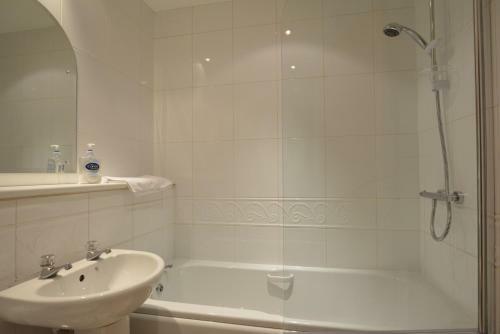 Apartamentos Holyrood Park - Carparking Included!