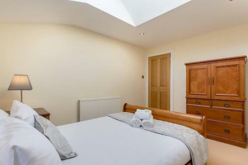 Altido Prestigious Location - Quintessential Mews House