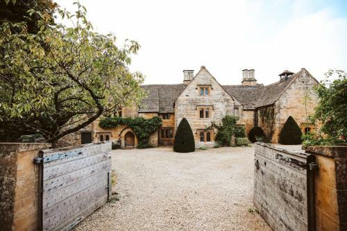 Temple Guiting Chateau Sleeps 10 Wifi