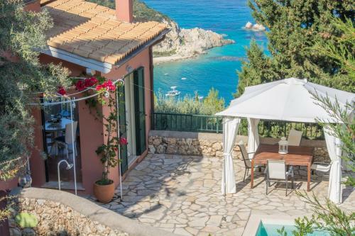 Agios Nikitas Nature Villas