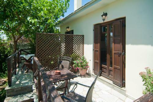 Hostal Iliovolo Guesthouse