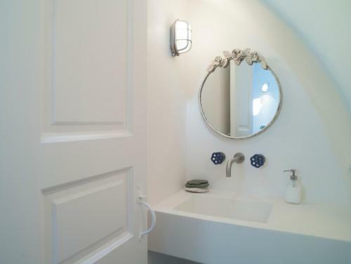 Hostal Tutti Blu Tinos Living Space
