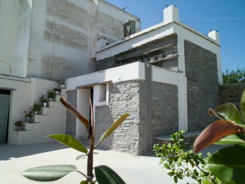 Hostal Tutti Blu Tinos Living Space