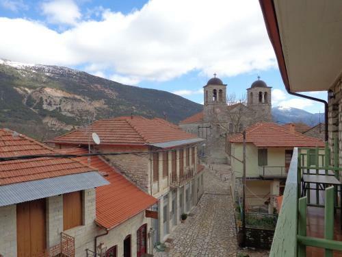 Hostal Alonaki Guesthouse
