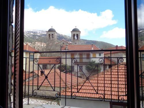 Hostal Alonaki Guesthouse