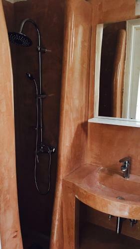 Hostal Onar Studios & Residences