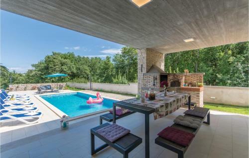 Three-bedroom Holiday Home In Marici