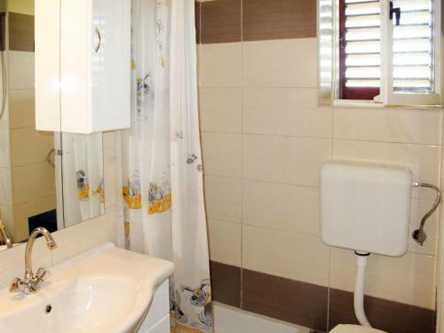 Holiday Home Bero - Ugl505
