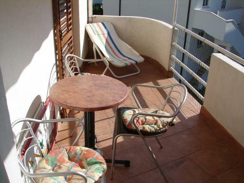 Apartments Durda1-50m From Beach