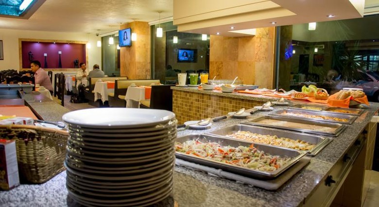 Hotel La Estancia Tapat�a