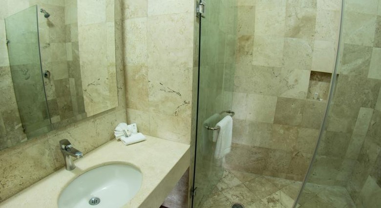 Hotel La Estancia Tapat�a