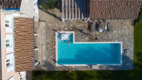 Villa Green Frame
