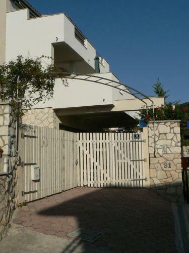 Apartment Vesa - By The Sea