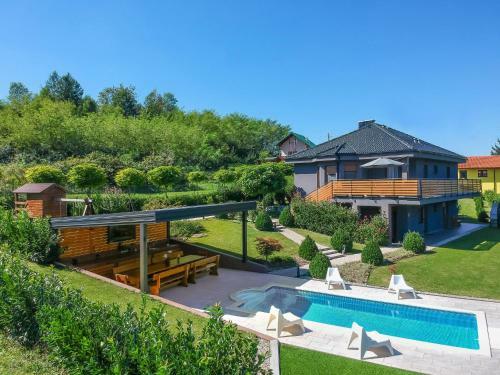 Holiday Home Mia