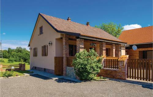 Two-bedroom Holiday Home In Bosiljevo