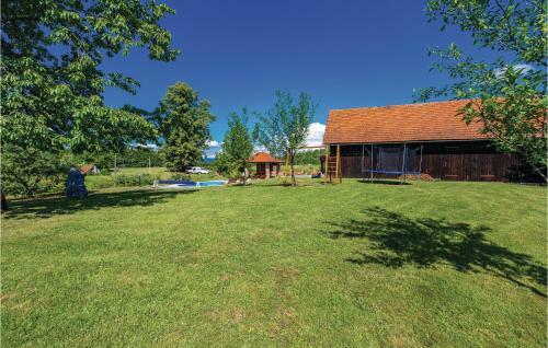 Two-bedroom Holiday Home In Bosiljevo
