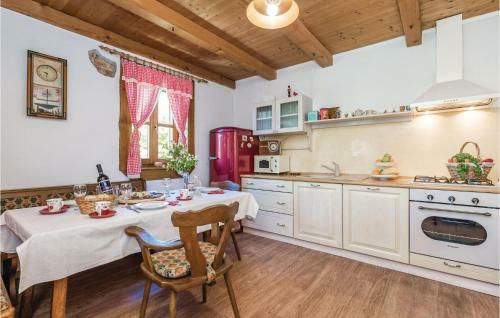 Two-bedroom Holiday Home In Bosiljevo