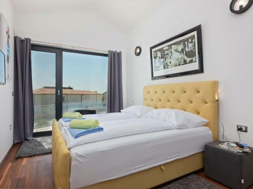 Luxury Villa With Private Pool In Labinci