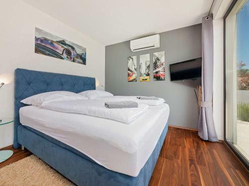 Luxury Villa With Private Pool In Labinci