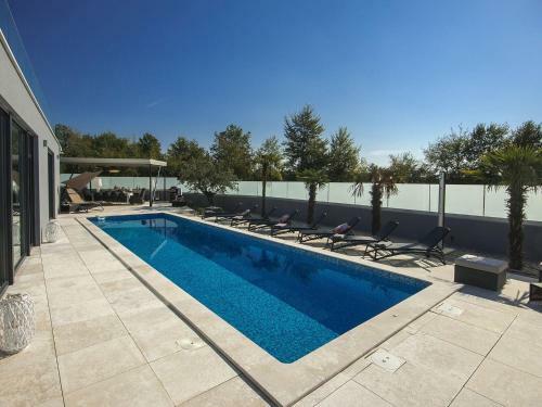 Luxury Villa With Private Pool In Labinci