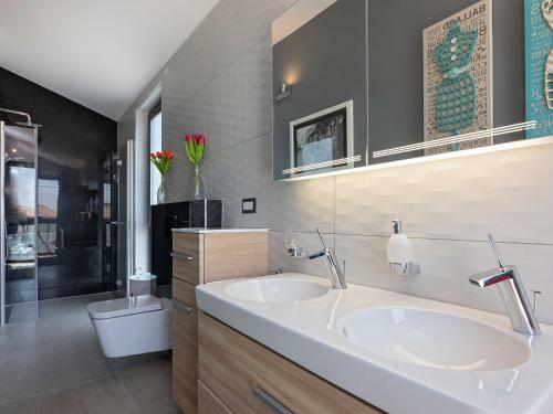 Luxury Villa With Private Pool In Labinci