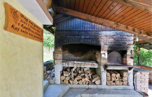 Two-bedroom Holiday Home In Kumrovec