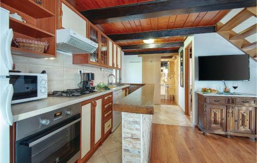 Two-bedroom Holiday Home In Kumrovec