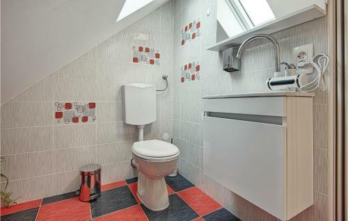 Two-bedroom Holiday Home In Kumrovec