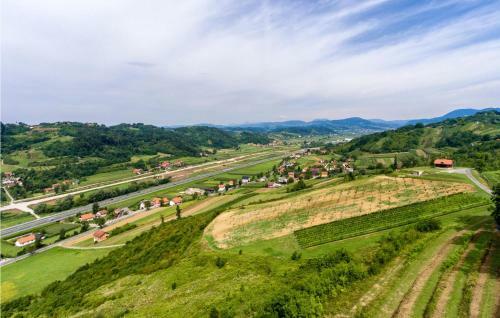 Five-bedroom Holiday Home In Sv.kriz Zacretje