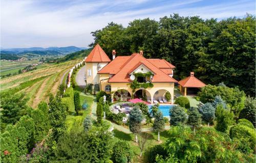Five-bedroom Holiday Home In Sv.kriz Zacretje