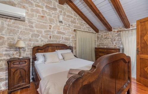 Charming Stone Villa Pakich With Private Pool