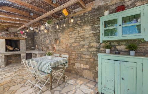 Charming Stone Villa Pakich With Private Pool
