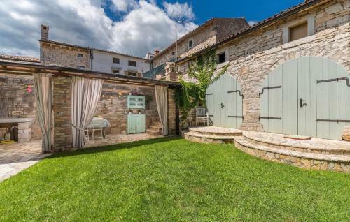 Charming Stone Villa Pakich With Private Pool