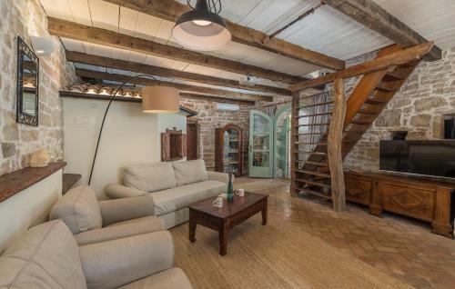 Charming Stone Villa Pakich With Private Pool