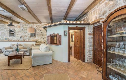 Charming Stone Villa Pakich With Private Pool