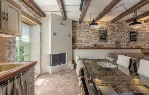 Charming Stone Villa Pakich With Private Pool