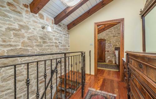 Charming Stone Villa Pakich With Private Pool