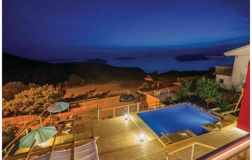 Four-bedroom Holiday Home In Lukovo