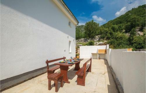 Four-bedroom Holiday Home In Lukovo