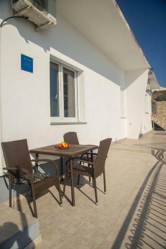 Apartments Lastro